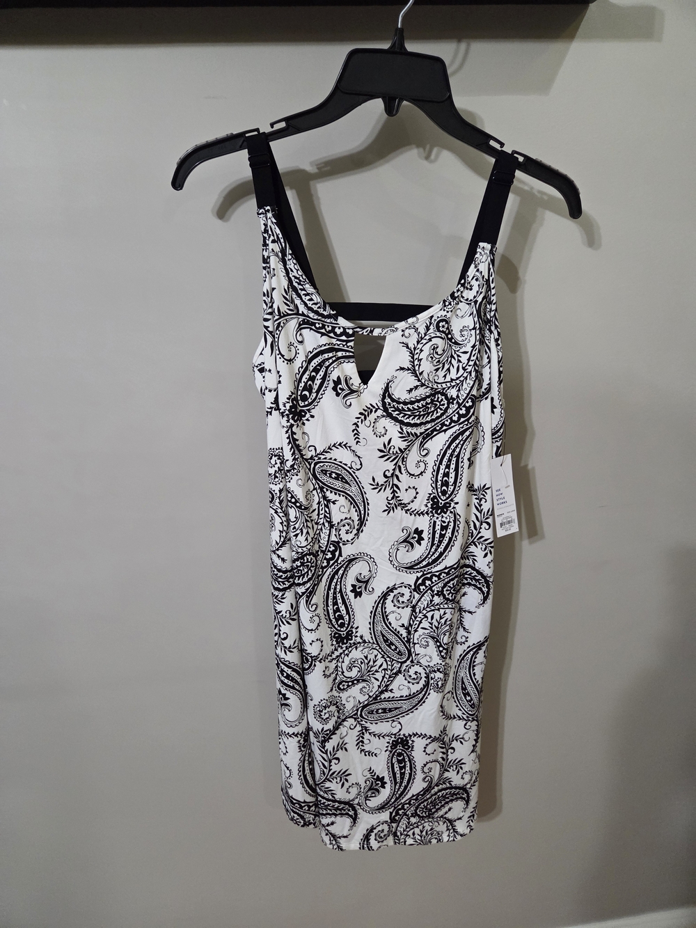 Apt. 9 Black & White Paisley Chemise Slip